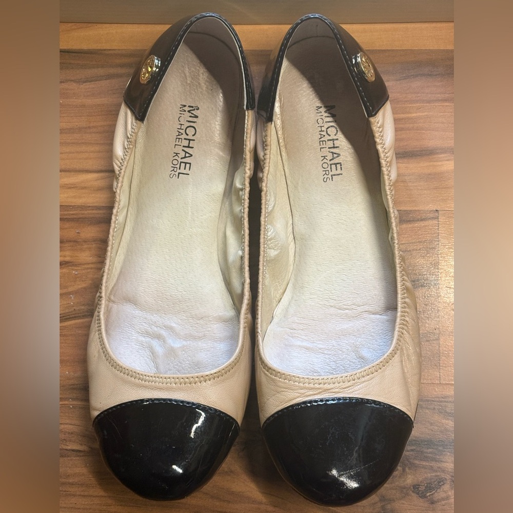 Michael Kors Black and Cream Cap-Toe Flats!  ERIN FLAT STYLE CODE: 45S4ERFP1L